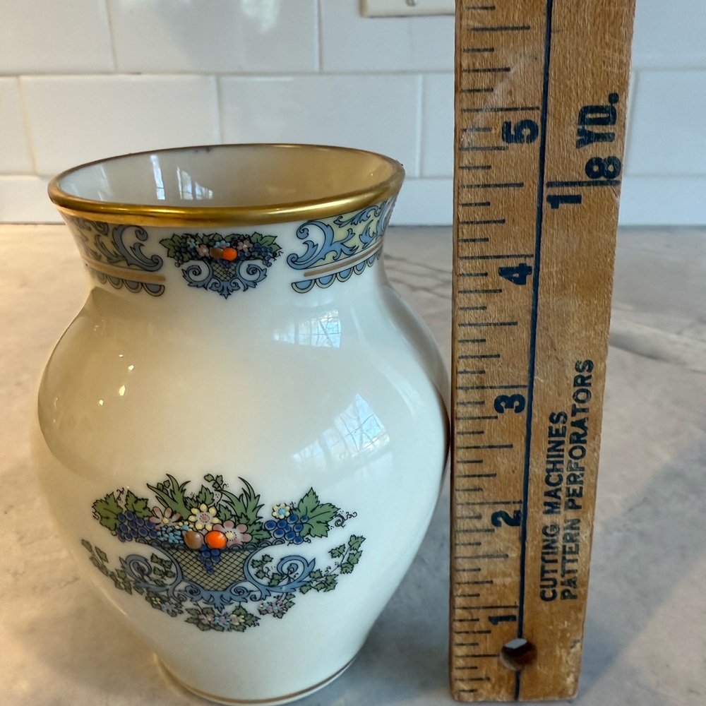 Lenox Autumn Vase with 24K Gold Rim - Picture 5 of 7